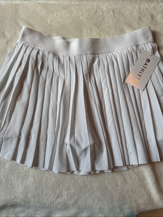 Athleta Dresses & Skirts - Athleta White Pleated Sport Skirt